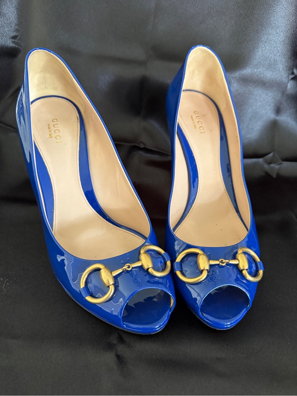 Gucci Royal Blue Patent Peep-Toe Pumps with Gold Horsebit